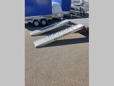 Coppia di rampe in alluminio Lunghezza 3.500 mm - Portata 5.900 kg vendida por Progetto Rampe