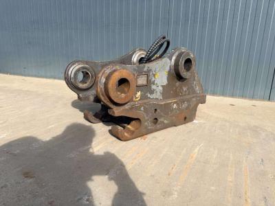 Gjerstad S70 - M318D / 320D / 320E / 320F / 323D / 323E / 3 vendida por Smitma B.V.