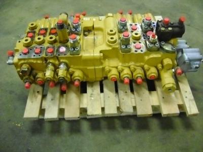 Distribuidor hidraulico para Caterpillar 320 B vendida por PRV Ricambi Srl