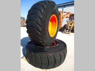 Neumático con llantas para Fiat Hitachi W130 vendida por OLM 90 Srl