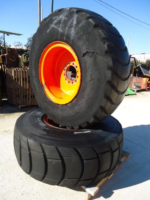 Neumático con llantas para Fiat Hitachi W130 Foto 4