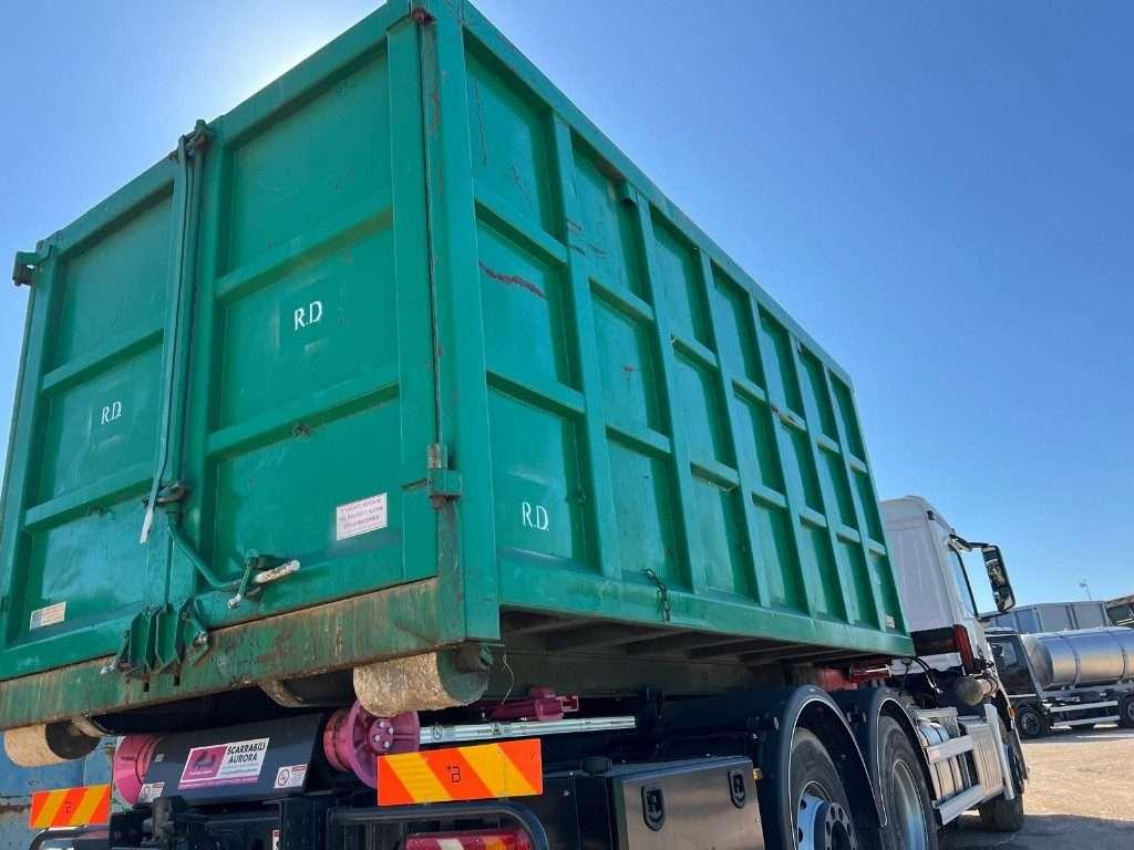 CONTAINER SCARRABILE USATO A CIELO APERTO CON GRU Foto 3
