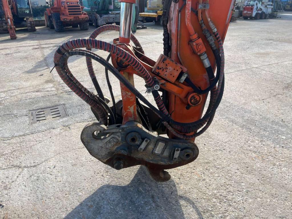 Hitachi ZX300LCN-6 Foto 12