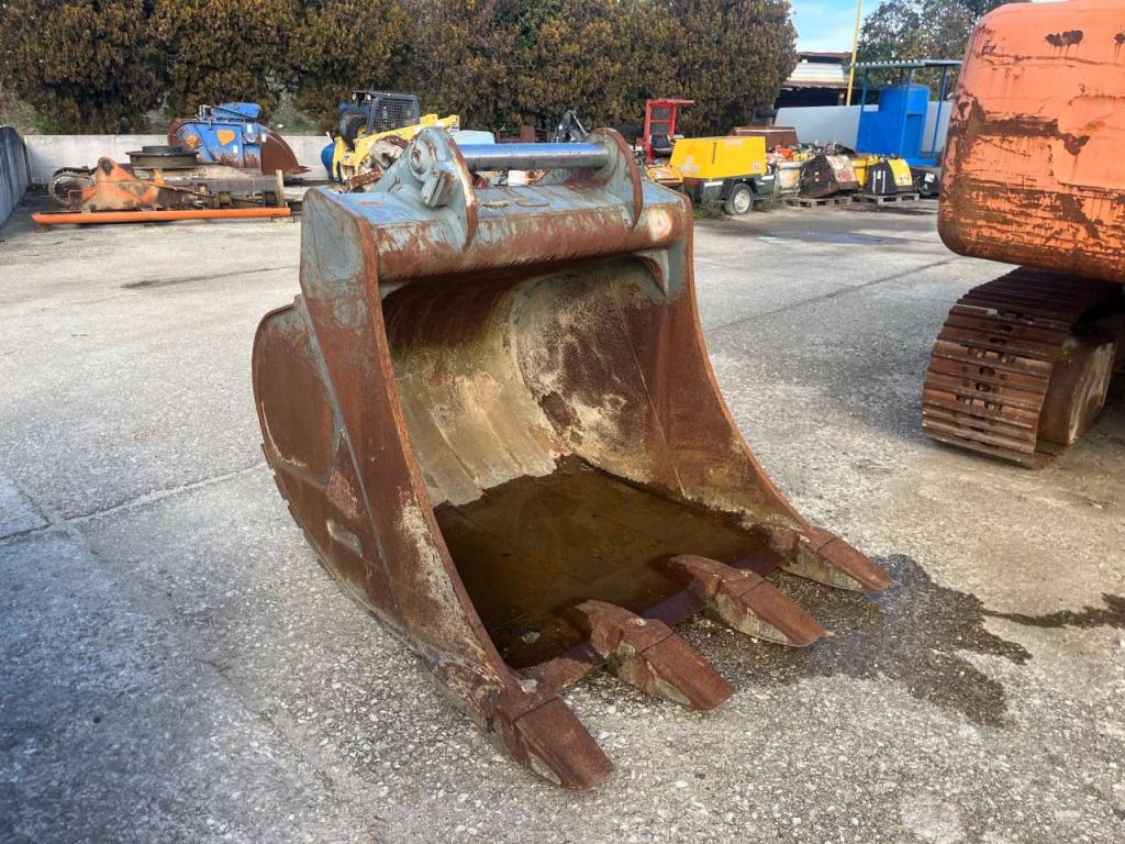 Hitachi ZX300LCN-6 Foto 13