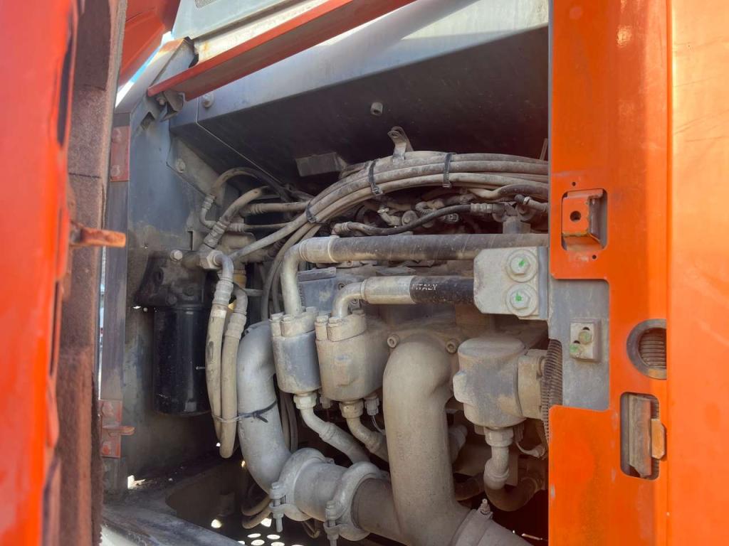 Hitachi ZX300LCN-6 Foto 7