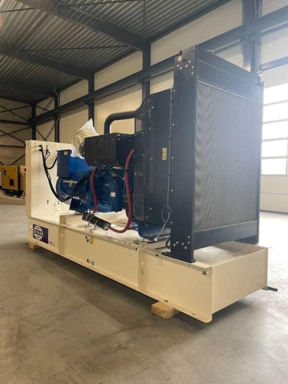 FG Wilson P450-3 - 450 kVA Open Genset - DPX-16018-O Foto 3