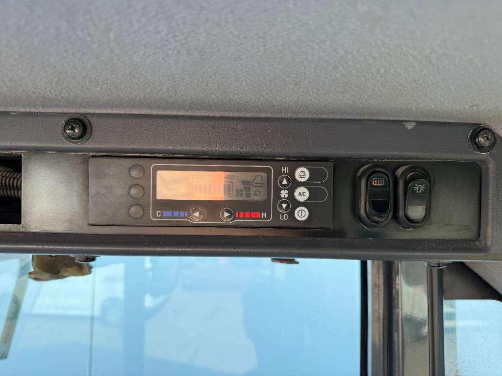 Komatsu WA200PZ-6 - Auto Greasing / Joystick Controls / AC Foto 12