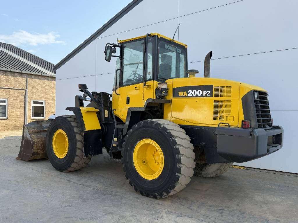 Komatsu WA200PZ-6 - Auto Greasing / Joystick Controls / AC Foto 3