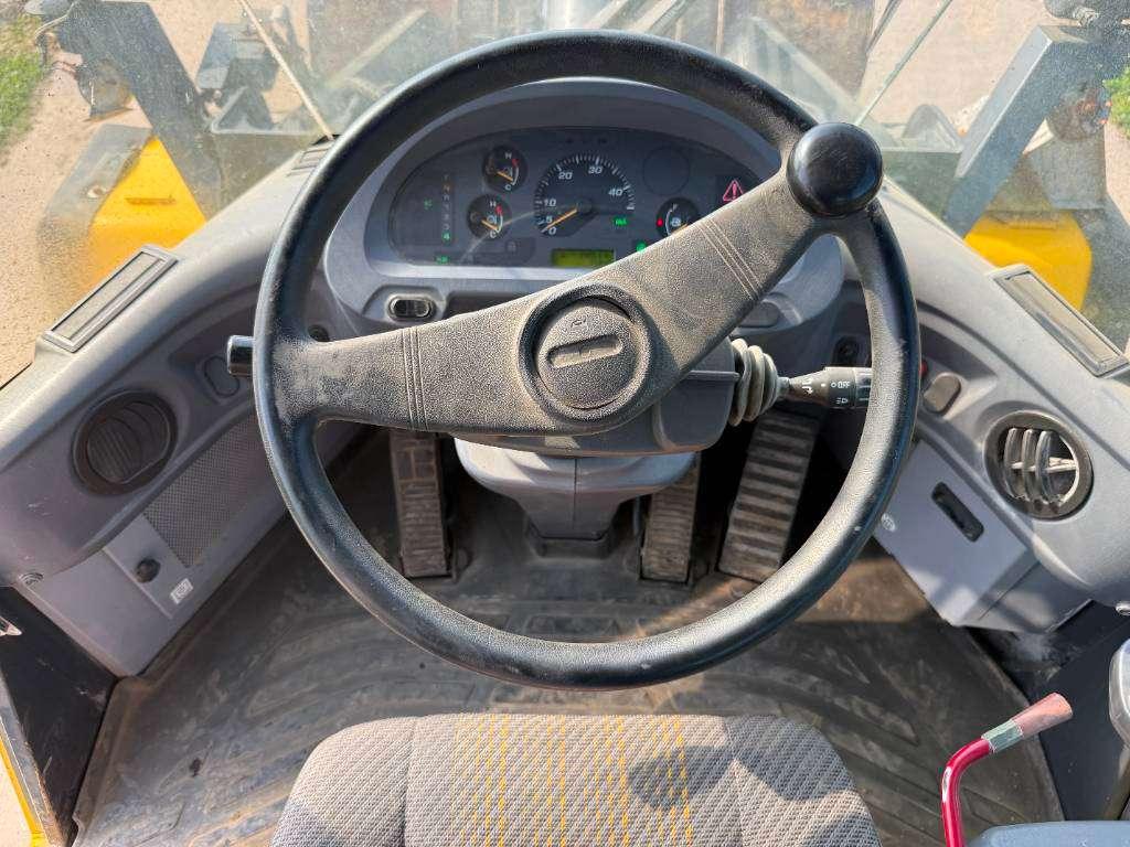 Komatsu WA200PZ-6 - Auto Greasing / Joystick Controls / AC Foto 9