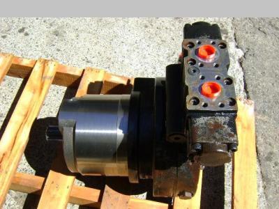 Motor de tracción para Caterpillar 345 B / 345 BLME vendida por PRV Ricambi Srl