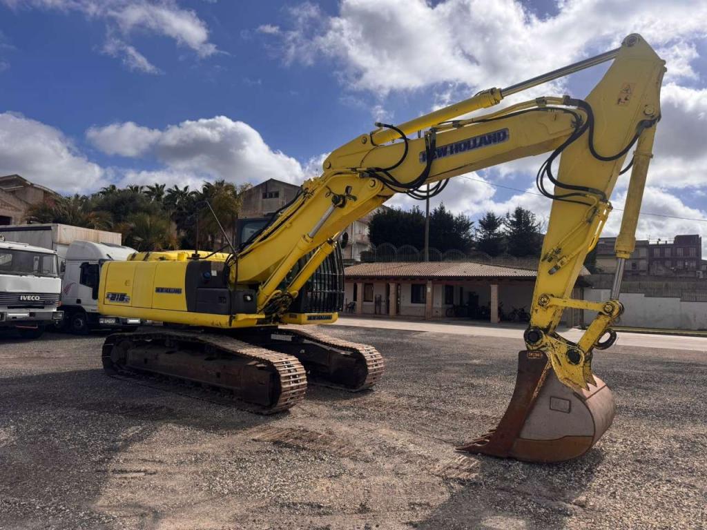 New Holland E215C Foto 2