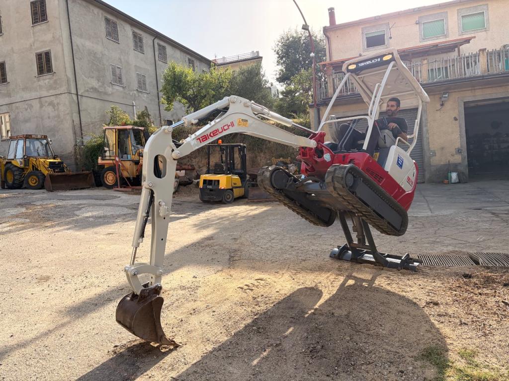 Takeuchi Tb 216 Foto 3