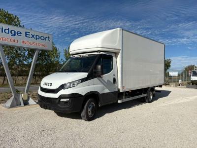 Iveco DAILY 35C14 furgonato con sponda EURO 6 vendida por Bridge Export Srl
