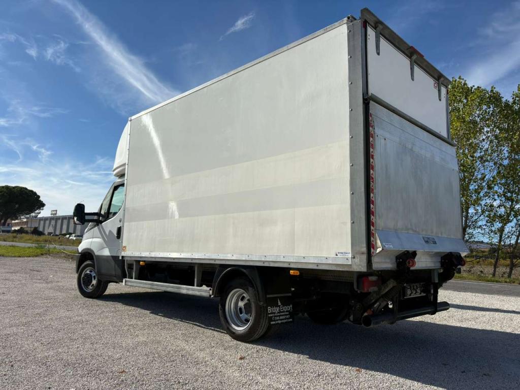 Iveco DAILY 35C14 furgonato con sponda EURO 6 Foto 3