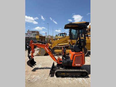 Deleks M130 vendida por Euro Tractors Sud Srl
