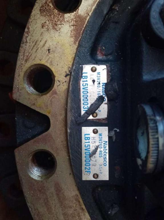 New Holland E305 Foto 1