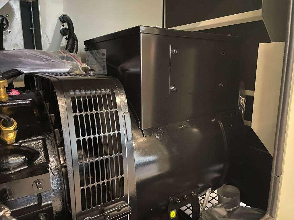 Cummins 4BTA3.9-G11 - 88 kVA Generator - DPX-19834 Foto 14