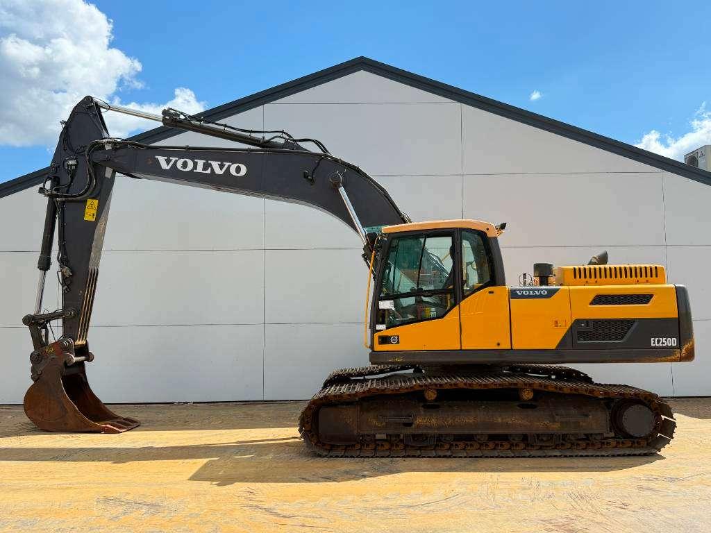 Volvo EC250DL - Hammer Lines / Automatic Greasing Foto 1