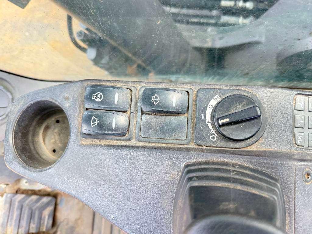 Volvo EC250DL - Hammer Lines / Automatic Greasing Foto 14