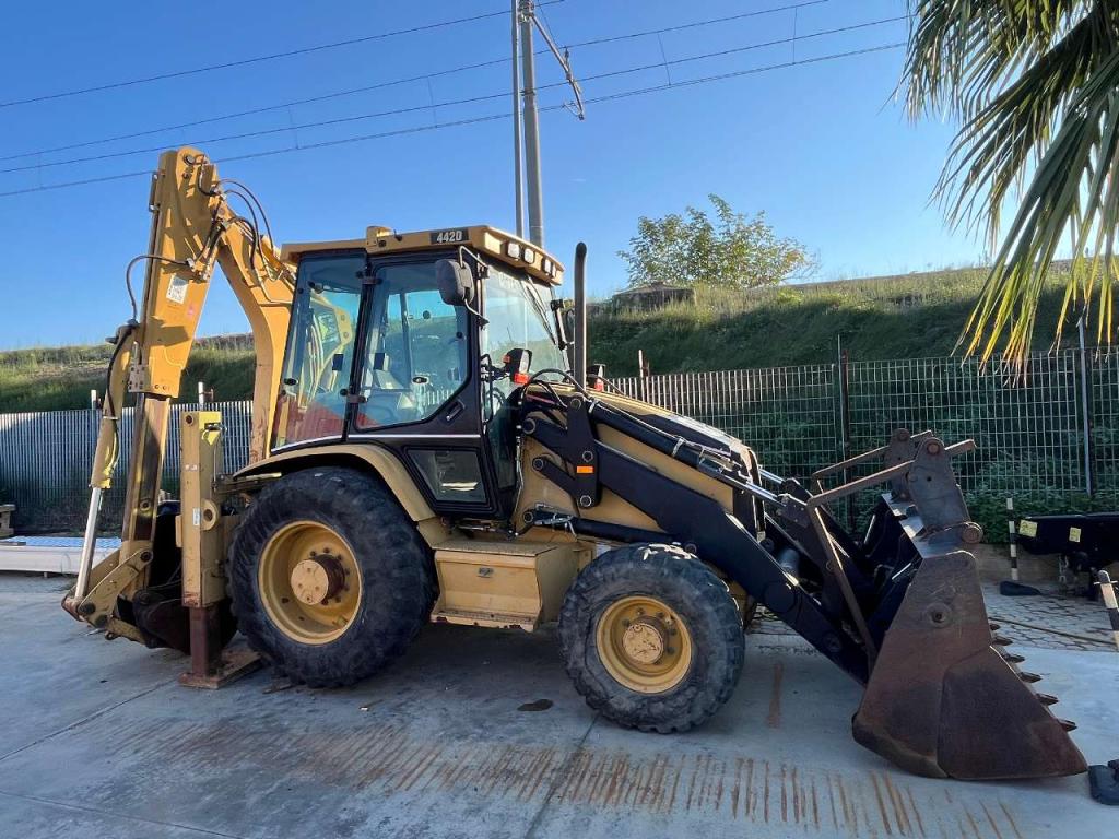 Caterpillar 442D Foto 1