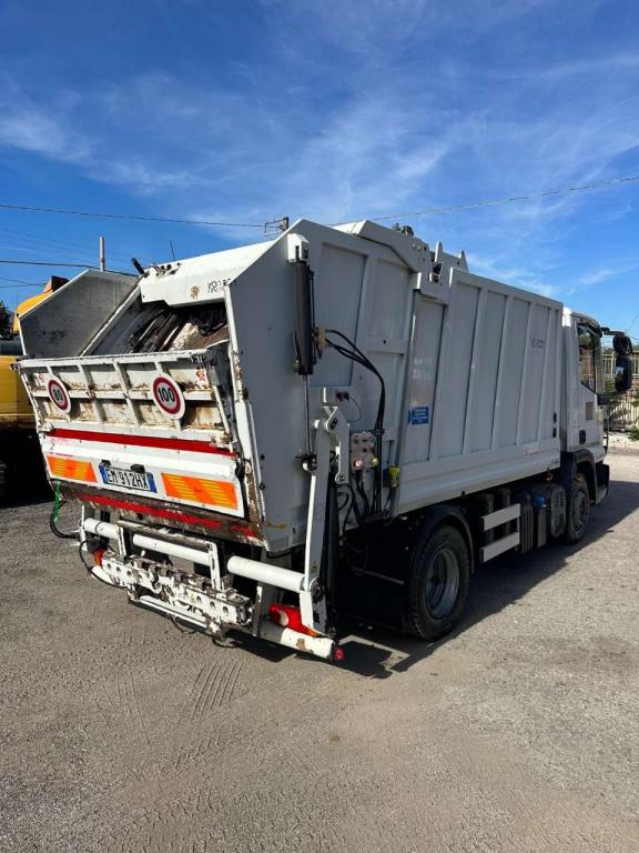 Iveco Eurocargo 100-22 Foto 3