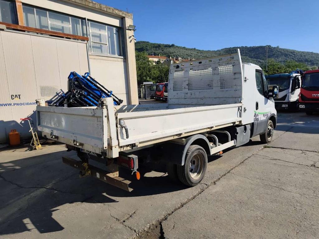 Iveco DAILY 35-150 Foto 4