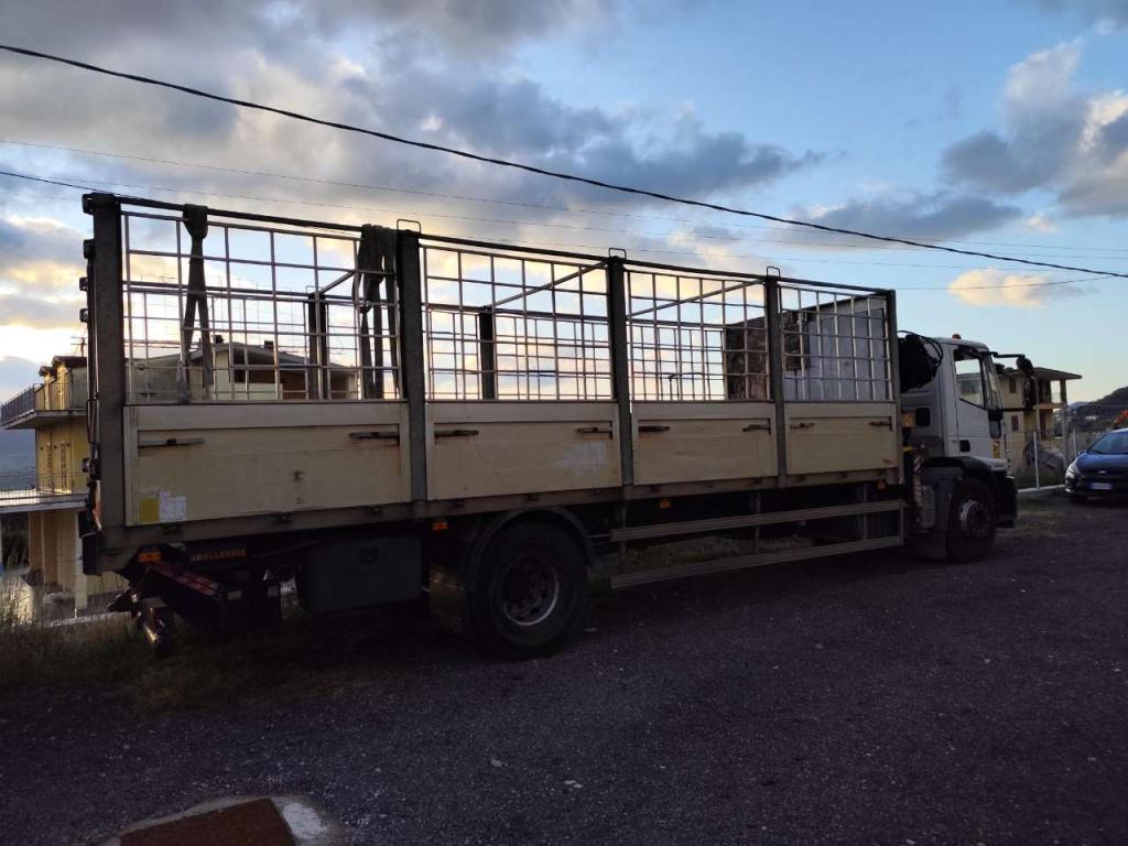 Iveco EUROCARGO 180E25K Foto 2