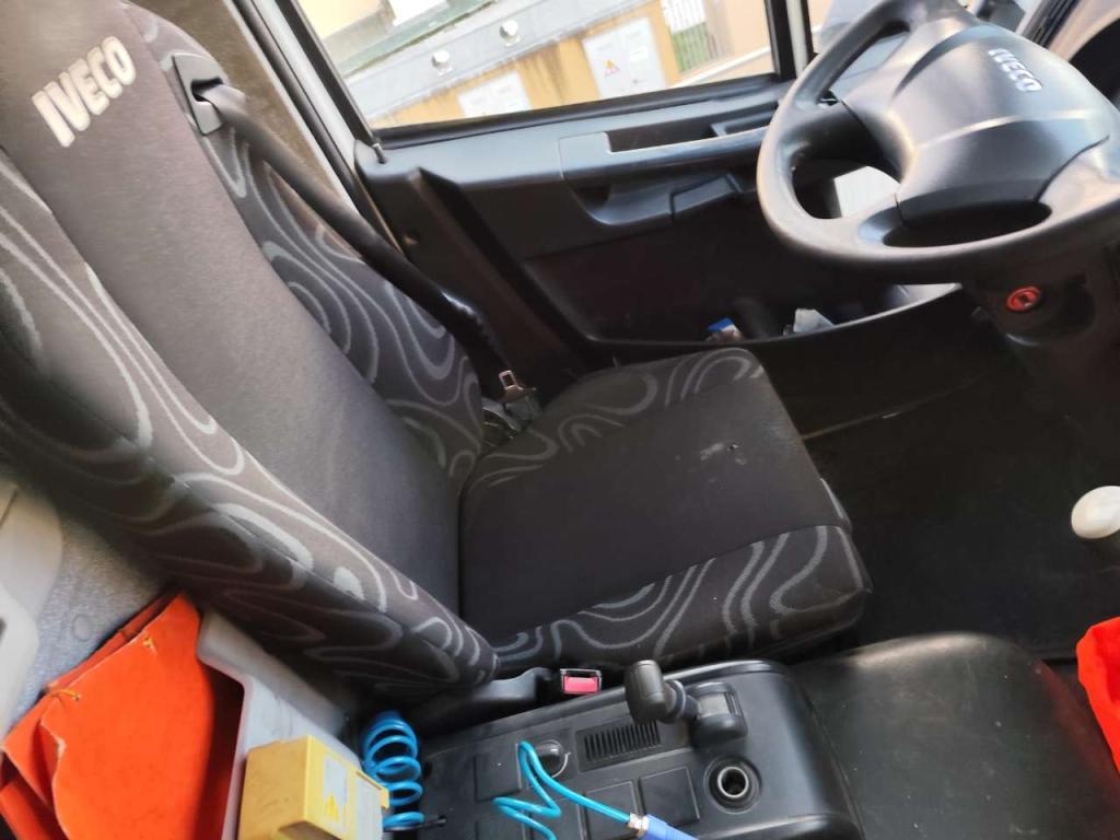 Iveco EUROCARGO 180E25K Foto 4