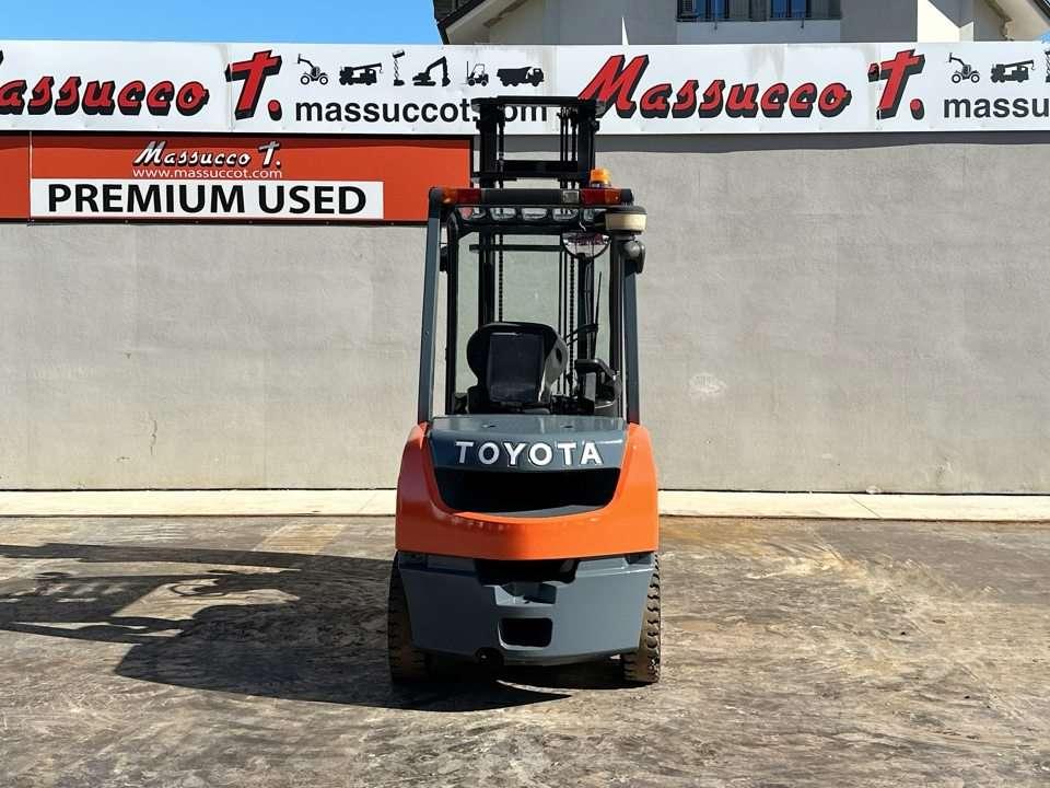 Toyota 02-8FDF30 Foto 16
