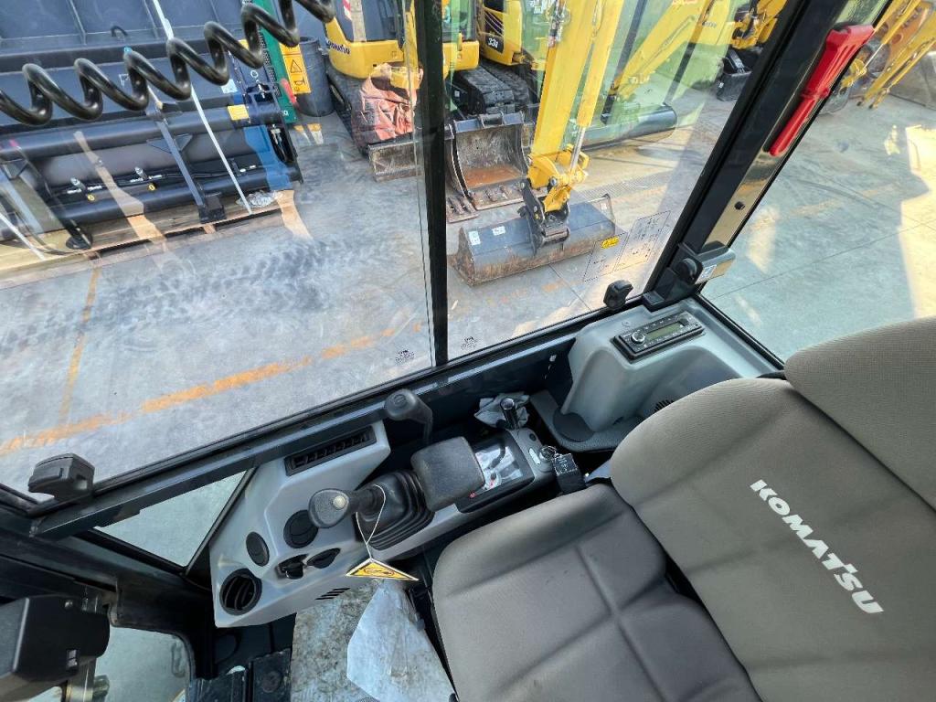 Komatsu PC17R-5 Foto 12