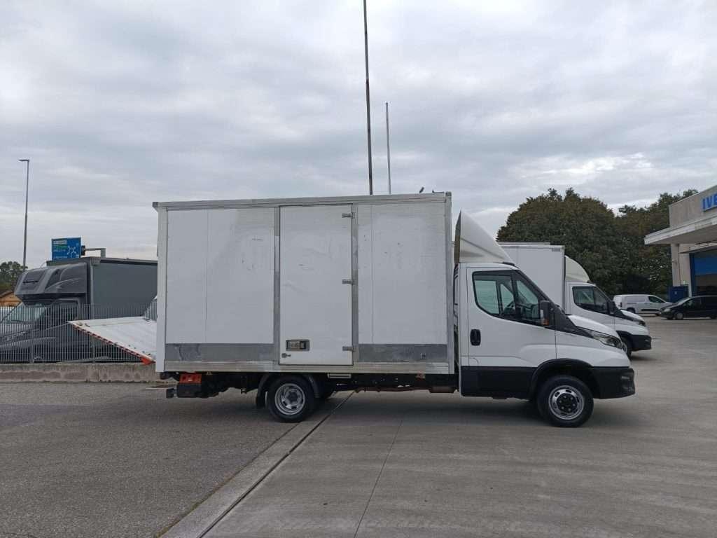 Iveco DAILY  DAILY 35C14 FURGONATO BOX CON SPONDA EURO 6 Foto 2