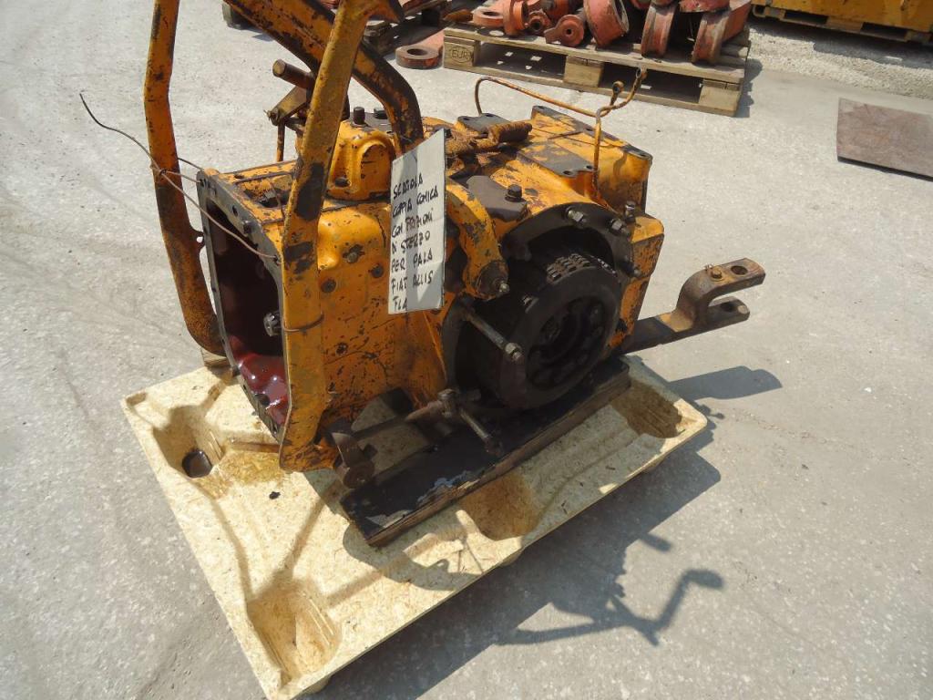 Carcasa con engranaje cónico y embragues de dirección para Fiat Allis FL4C-D-L Foto 4