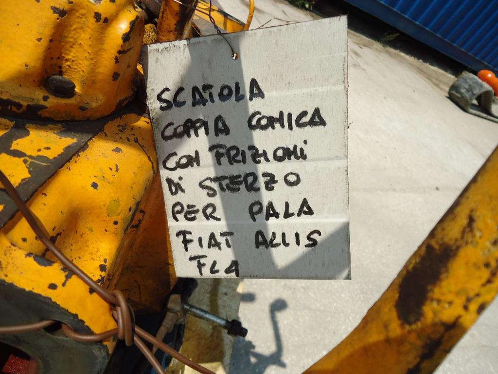 Carcasa con engranaje cónico y embragues de dirección para Fiat Allis FL4C-D-L Foto 5