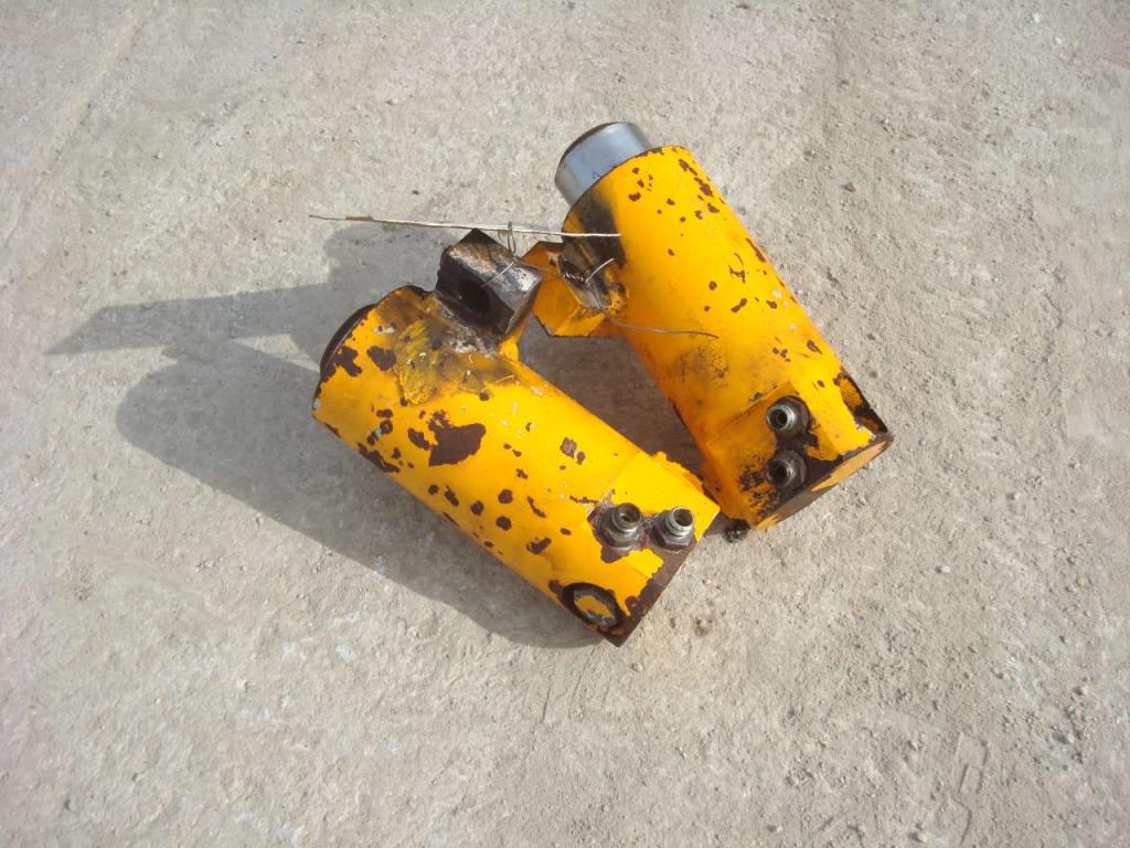 Pistoni per bloccaggio ponte para per Muletto Mecalac 8CXI Foto 2