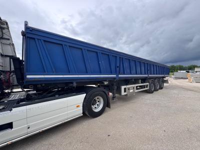Tecnokar Trailers trilaterale vendida por Lombardi Industrial Srl