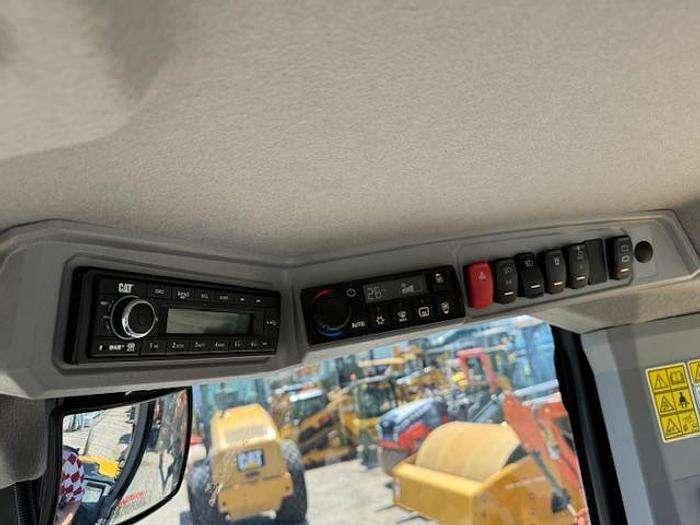 Caterpillar 908 Foto 6
