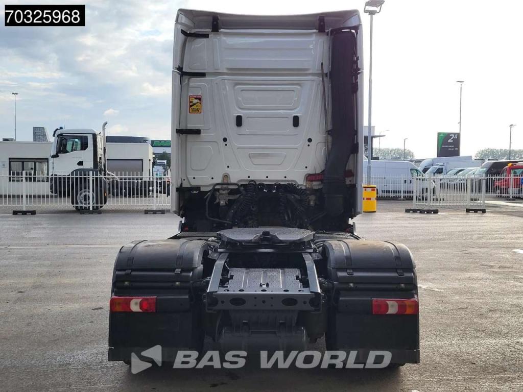Mercedes-Benz Actros L 1845 4X2 BigSpace Retarder 2xTanks Standklima Foto 10