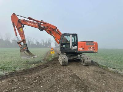 Hitachi ZX210 Foto 1