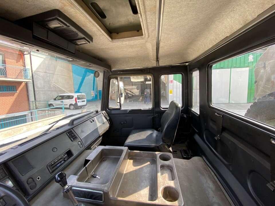 Iveco 260-35 Foto 16