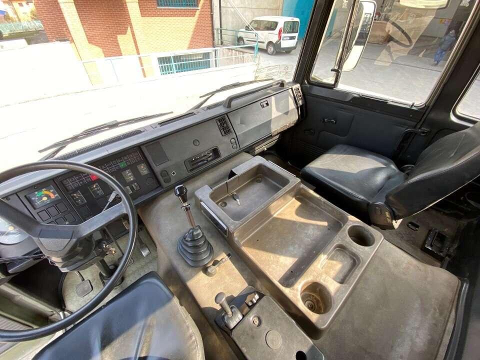 Iveco 260-35 Foto 9