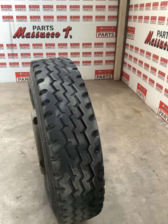 Neumático con llantas para Iveco 260/330 F 35 Foto 2
