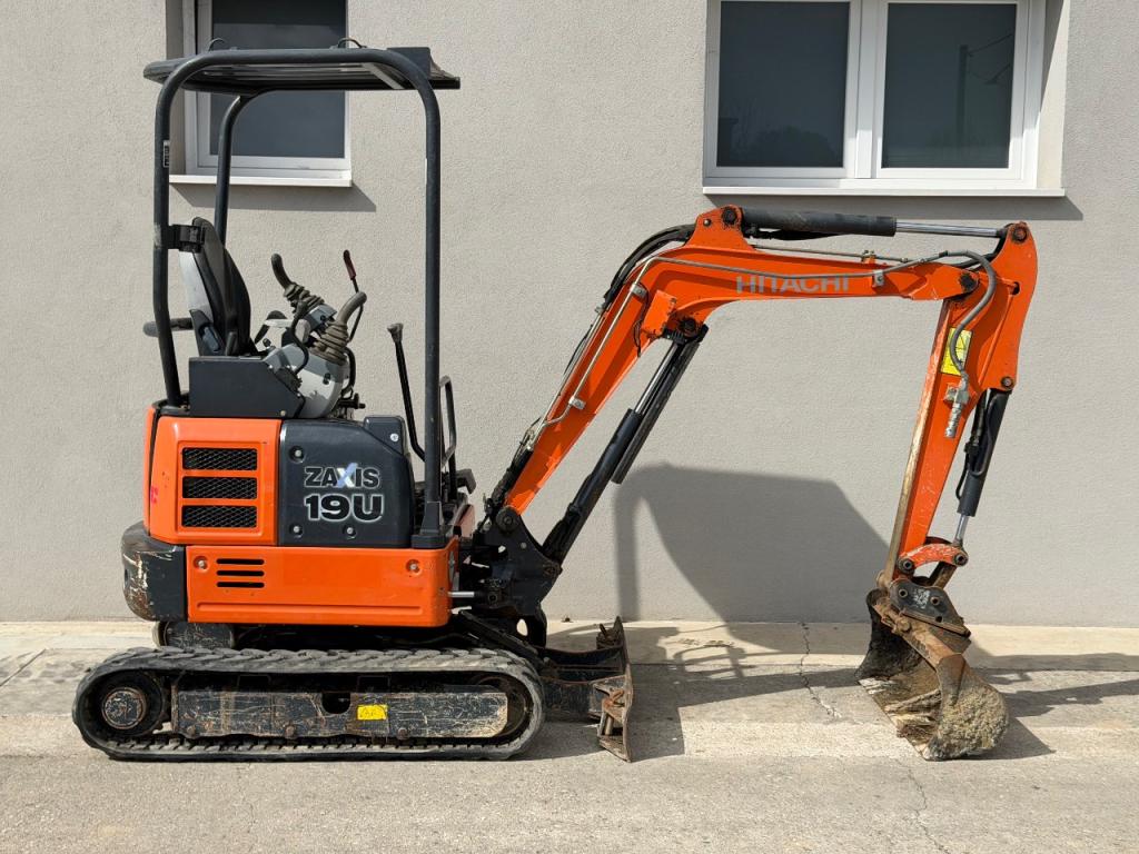 Hitachi ZAXIS 19U Foto 1