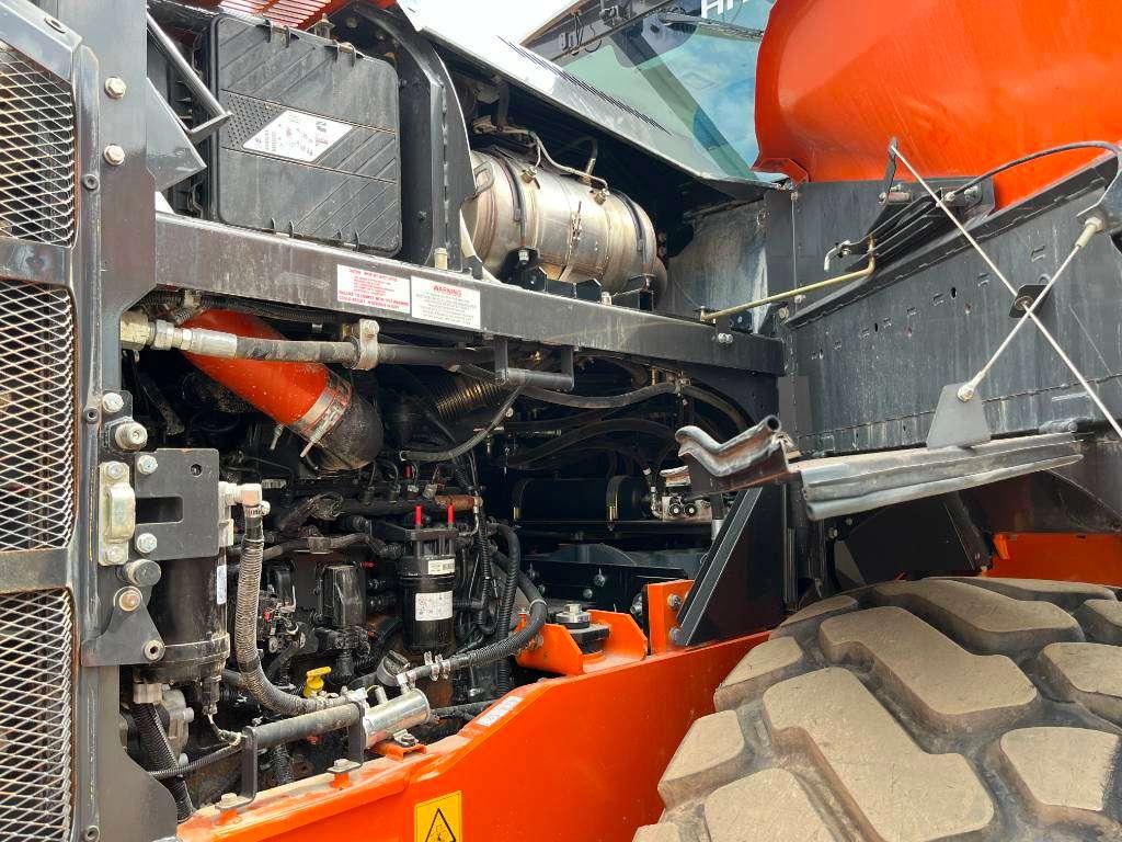 Hitachi ZW310-6 - Automatic Greasing / GOOD TYRES Foto 29