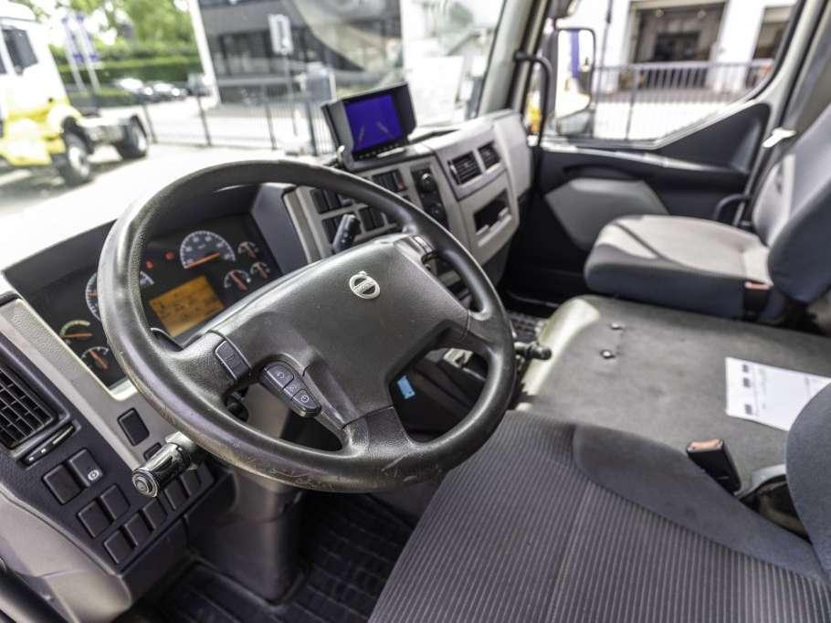 Volvo FL 240 (12T.) + DHOLLANDIA 2T. Foto 11
