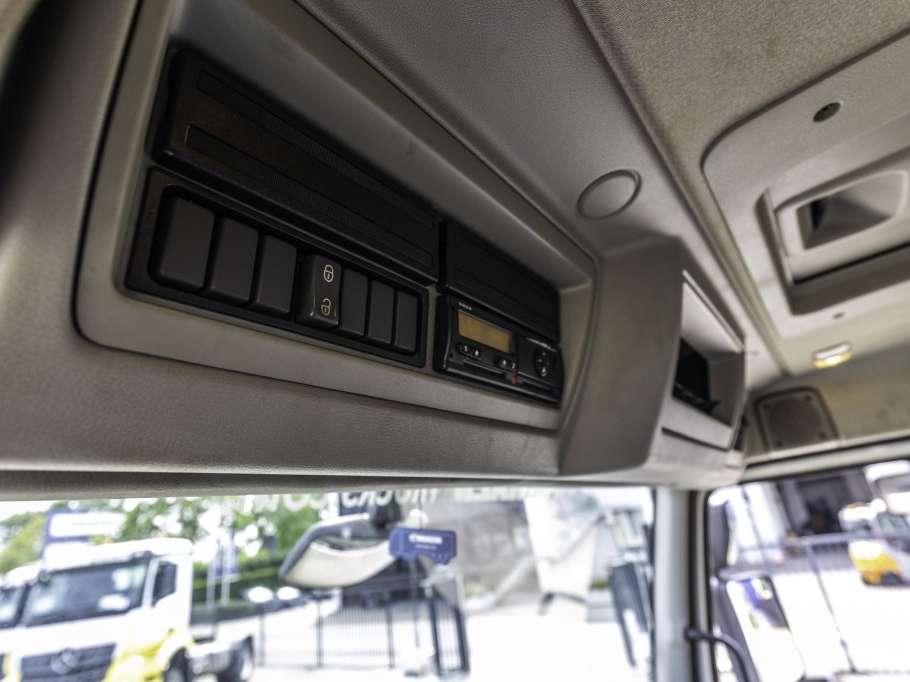 Volvo FL 240 (12T.) + DHOLLANDIA 2T. Foto 12