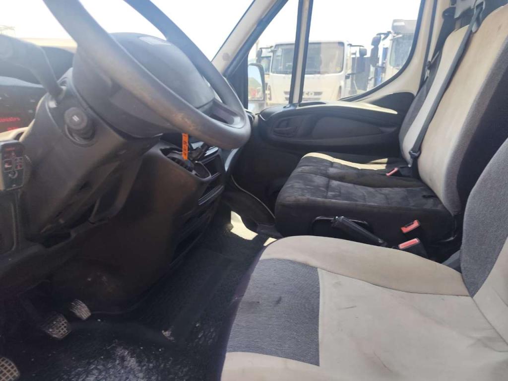Iveco DAILY 35-120 Foto 3