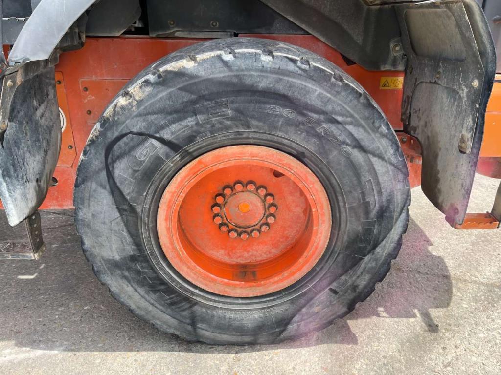 Hitachi ZW180 Foto 3