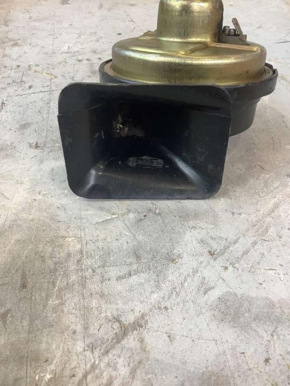 Bocina para Fiat Hitachi EX 235 Foto 4