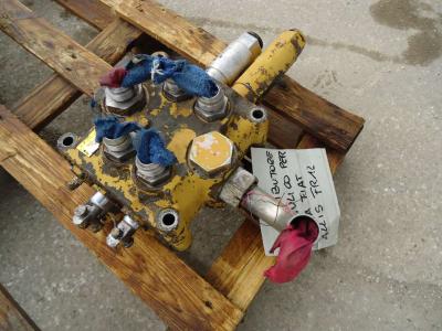 Distribuidor hidraulico para Fiat Allis FR12 vendida por OLM 90 Srl