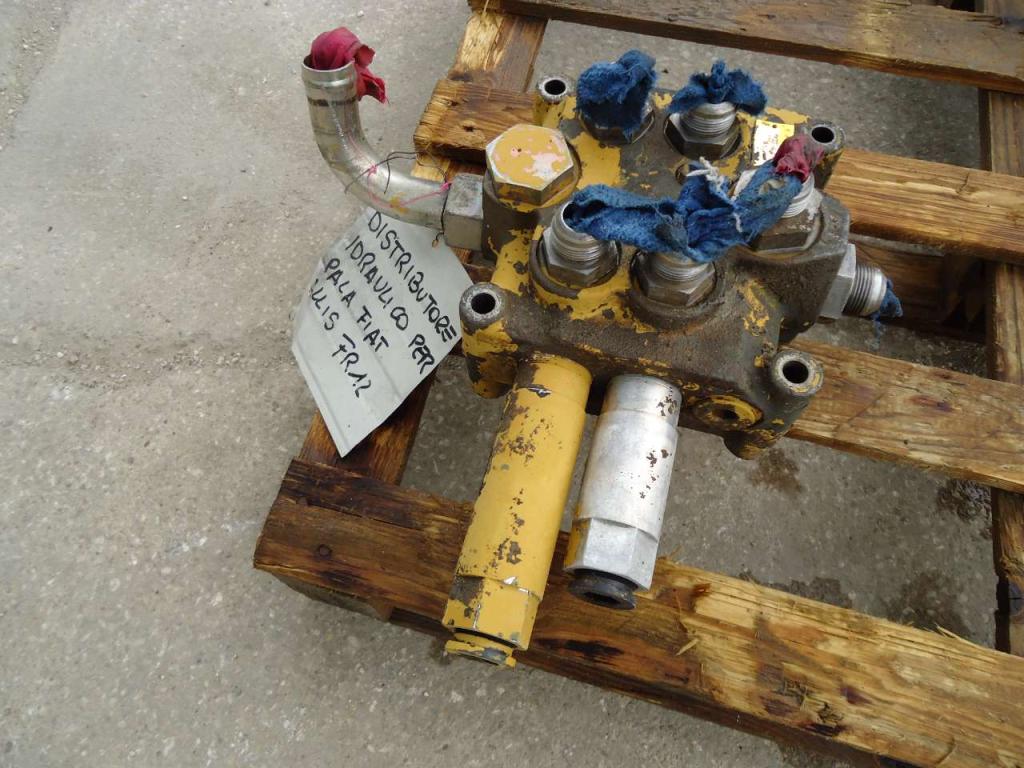 Distribuidor hidraulico para Fiat Allis FR12 Foto 2